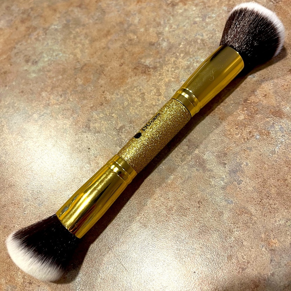 Buff gold powder makeup brush (DUCare, Seint off-brand)